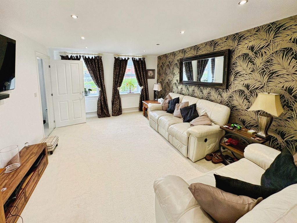 Property photo 2 of 31