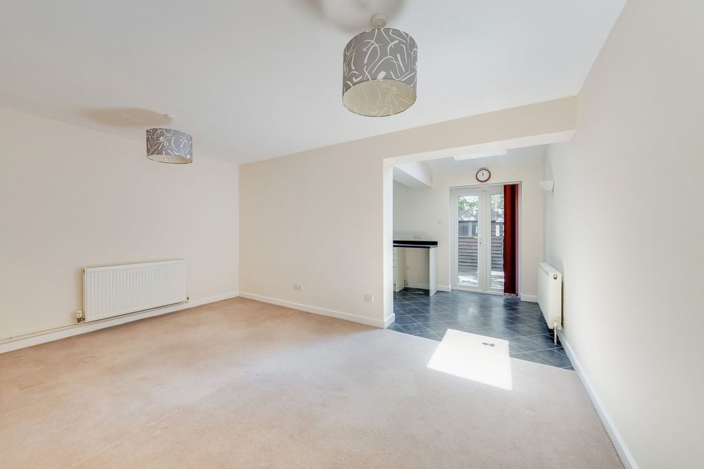 Property photo 3 of 21