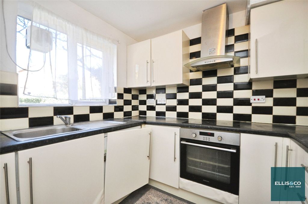 Property photo 2 of 9 Picture No. 08