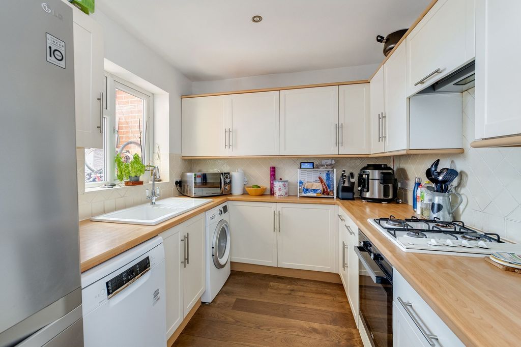 Property photo 3 of 17