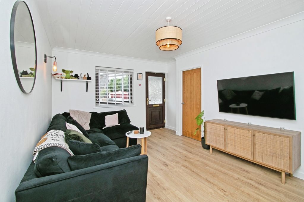 Property photo 3 of 17 Photo