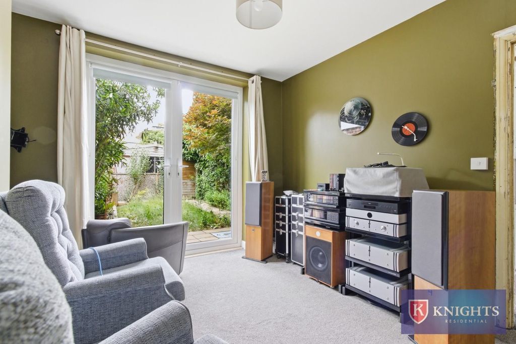 Property photo 3 of 16