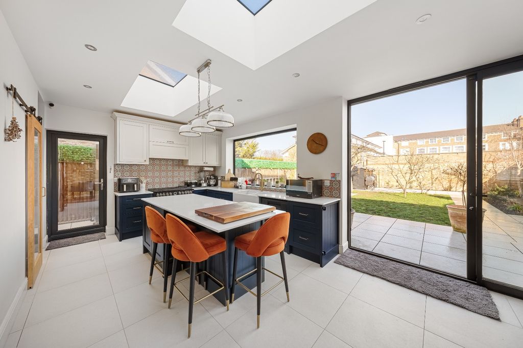 Property photo 2 of 29 4775202