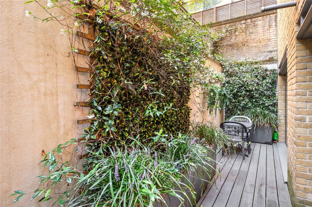 Property photo 2 of 17 Picture No. 18