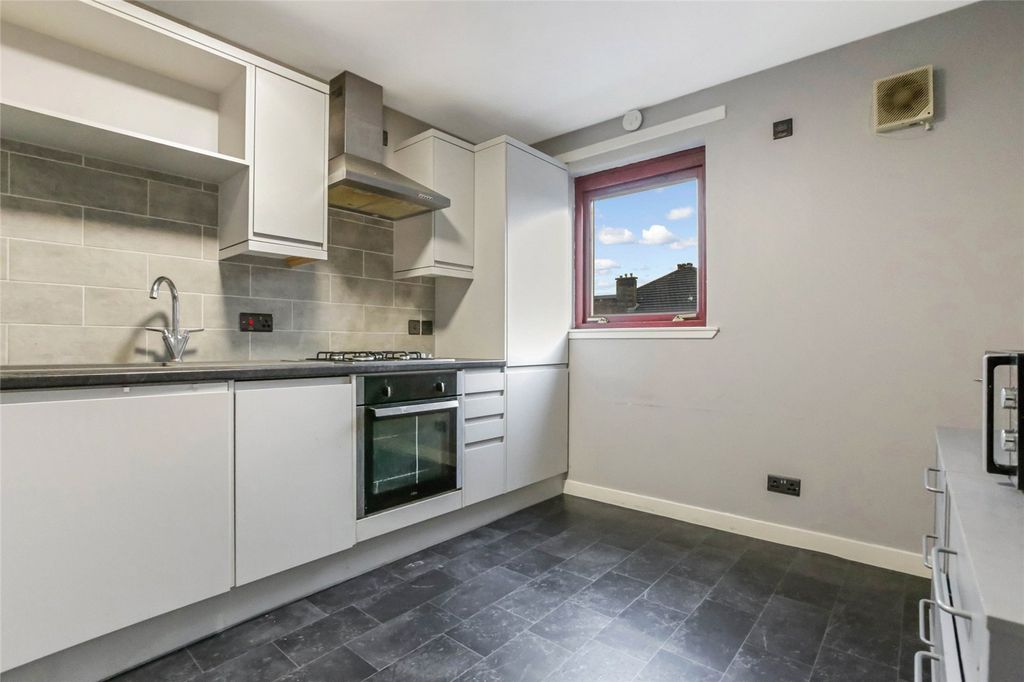 Property photo 2 of 16 2