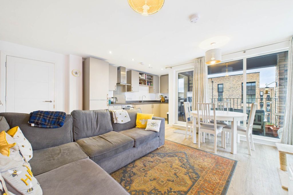 Property photo 3 of 17