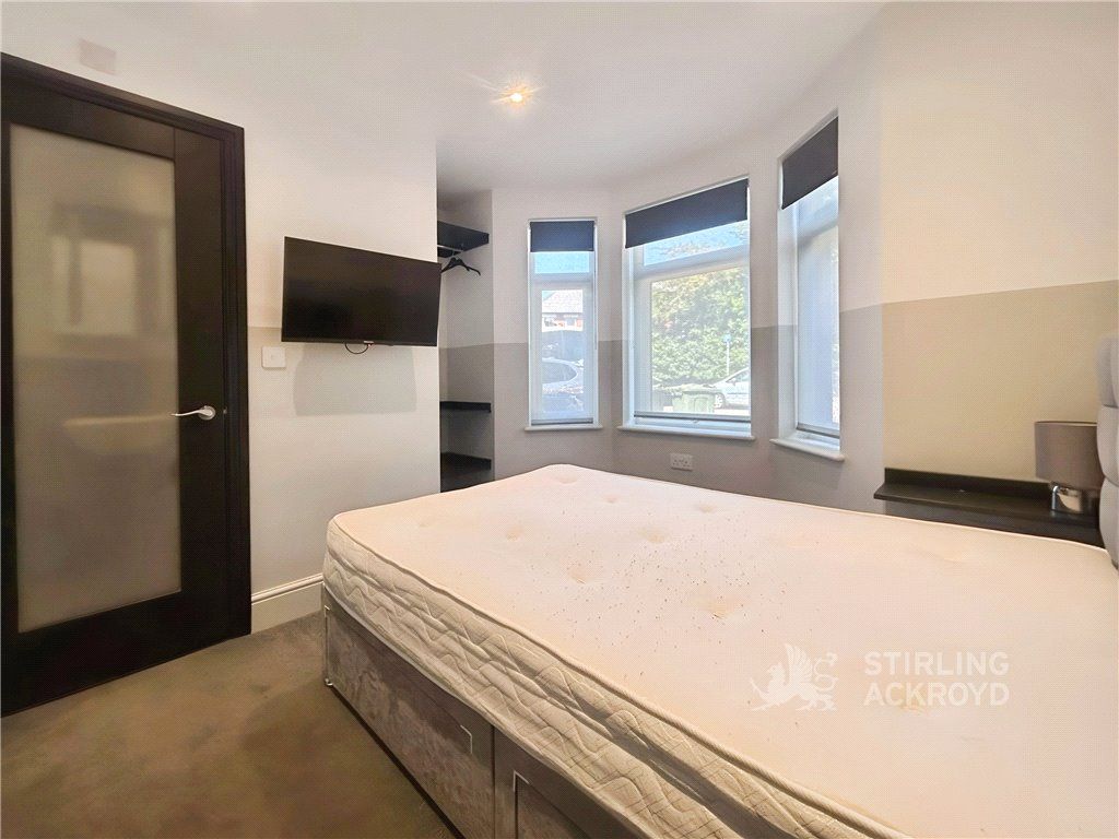 Property photo 1 of 5 Bedroom