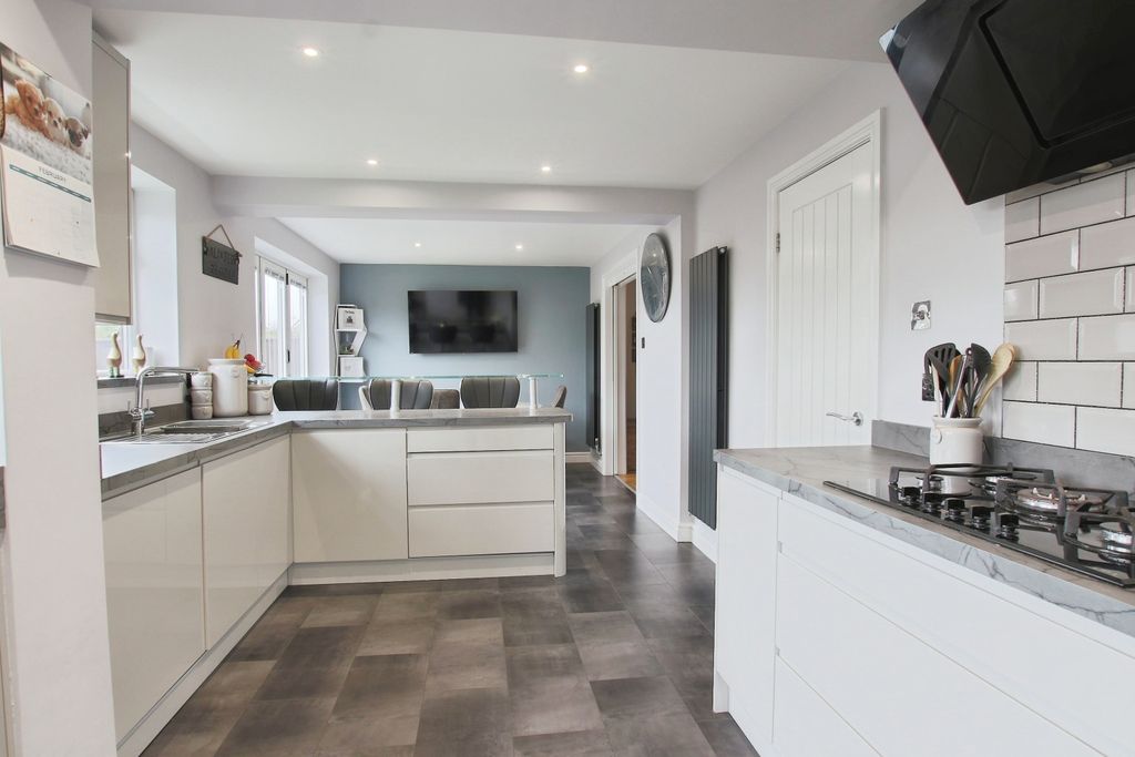 Property photo 3 of 17 4641166