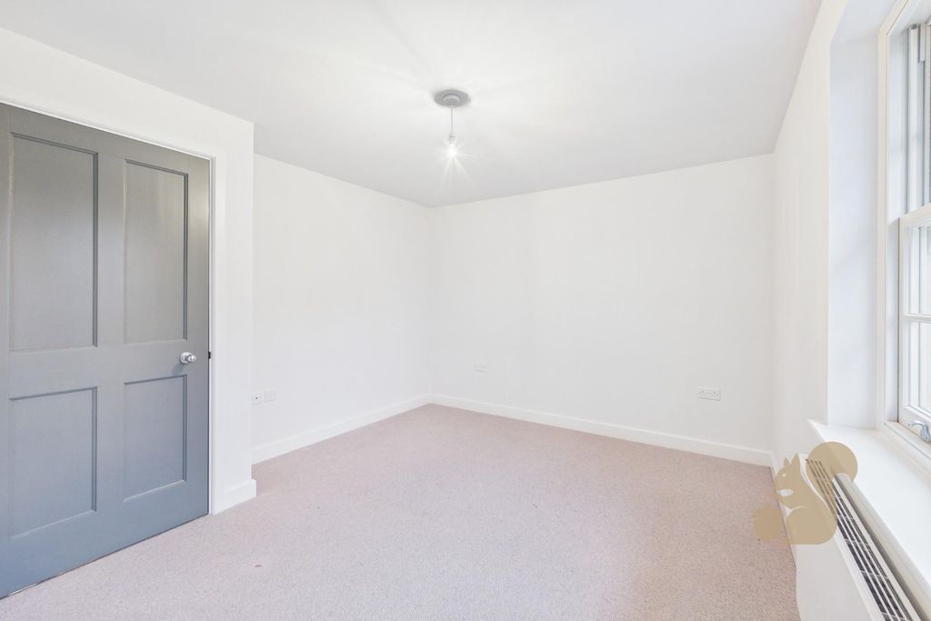 Property photo 3 of 17 Cam01254G0-Pr0399-Still011.Jpg