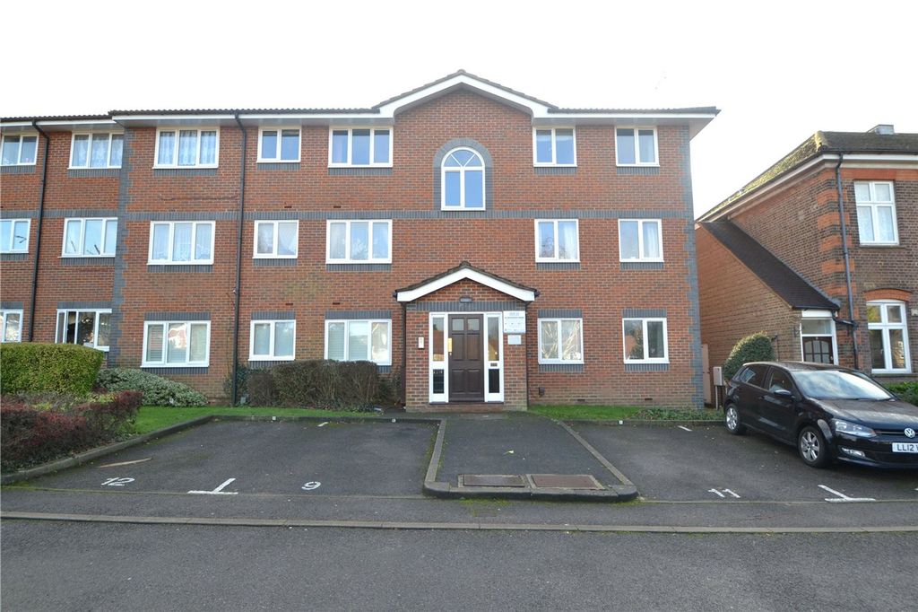 Property photo 1 of 6 Gade Close