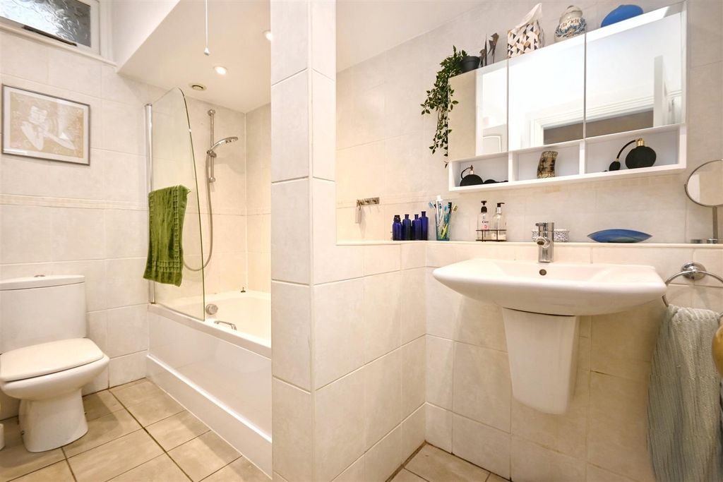 Additional image 16 of 3 bed flat for saleArlington Road, Eastbourne BN21