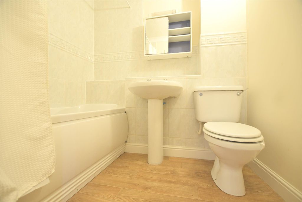 Property photo 3 of 8 Bathroom