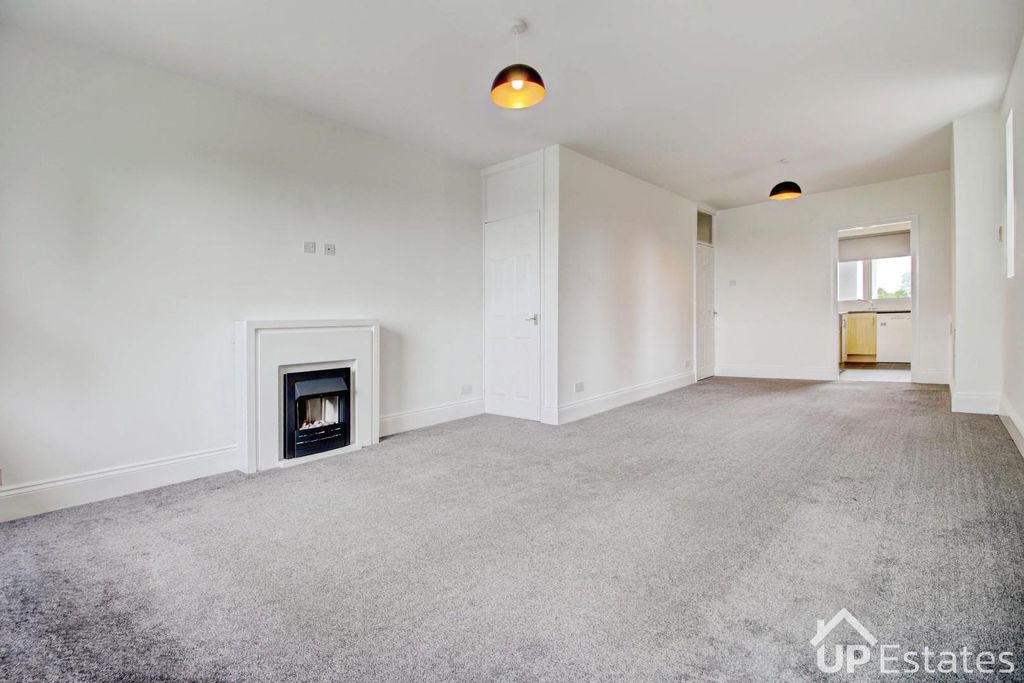 Property photo 2 of 25