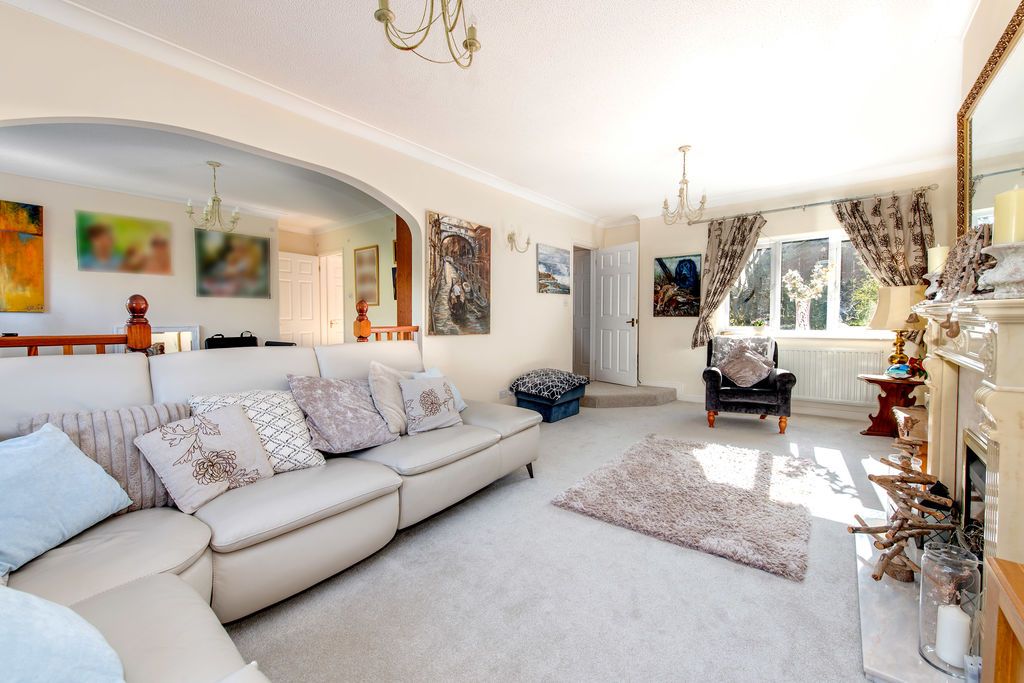 Property photo 3 of 25 Sitting Room