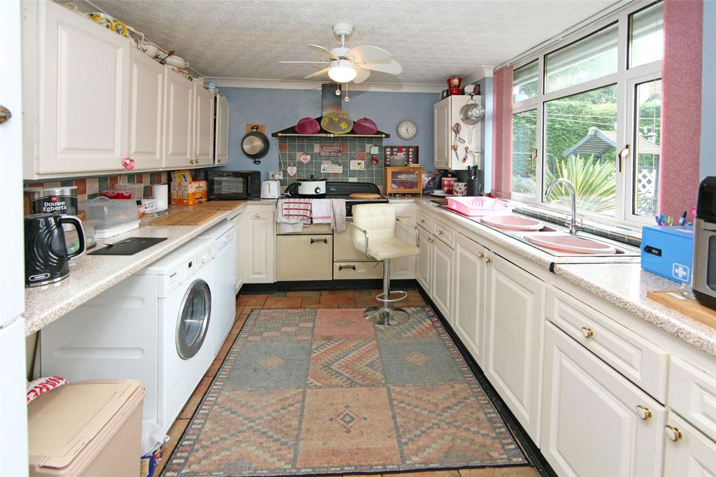 Property photo 3 of 28 Picture No. 17