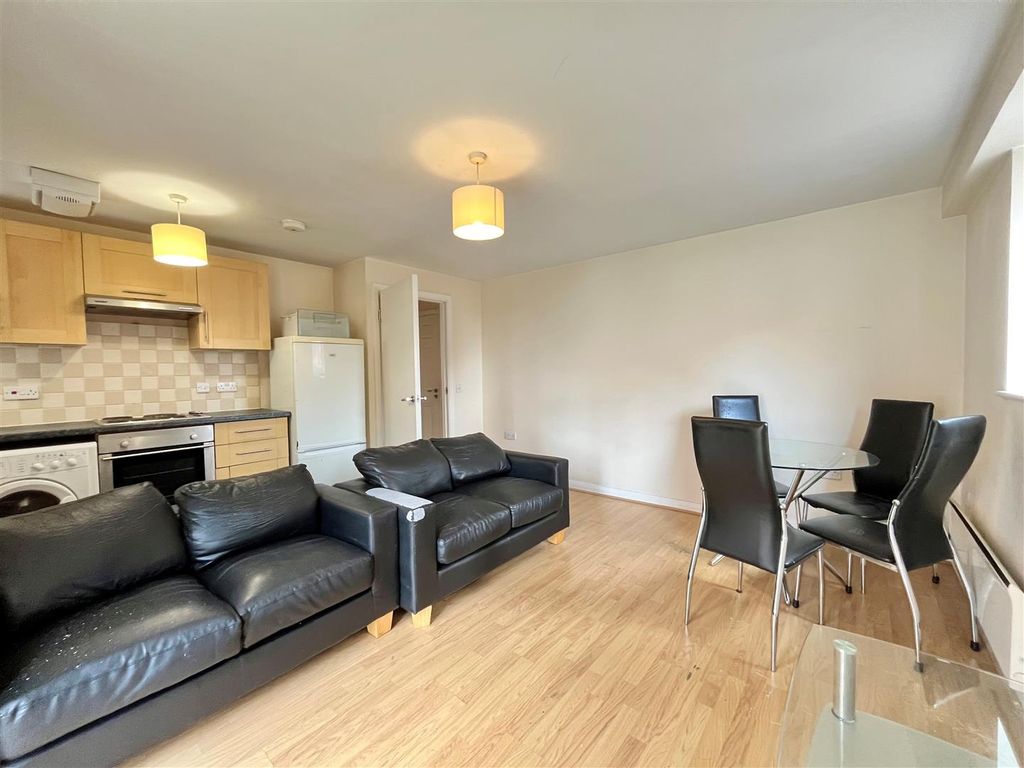 Property photo 3 of 7