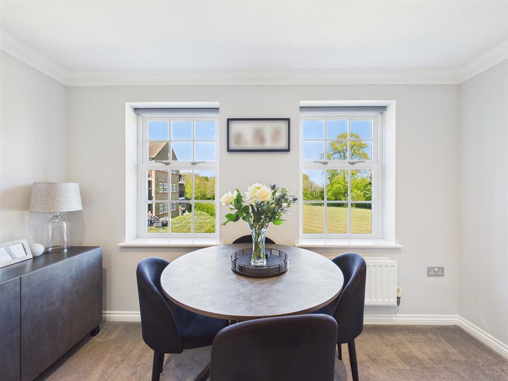 Property photo 3 of 14 Cam01563G0-Pr0239-Still005.Jpg