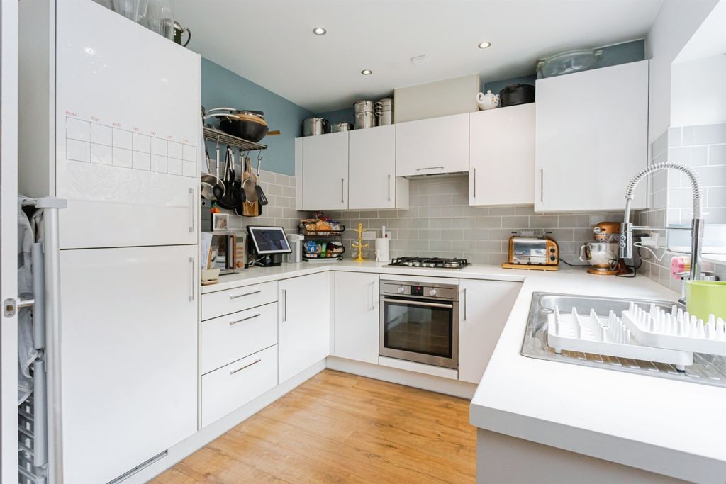 Property photo 3 of 18