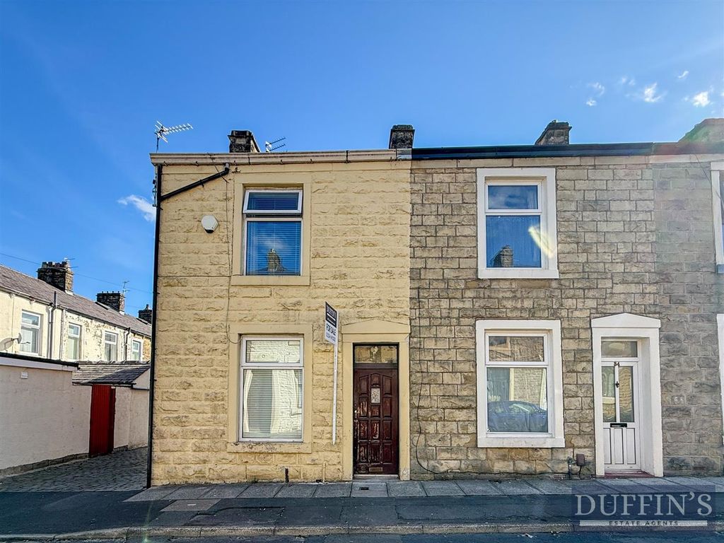 Property photo 1 of 11 External