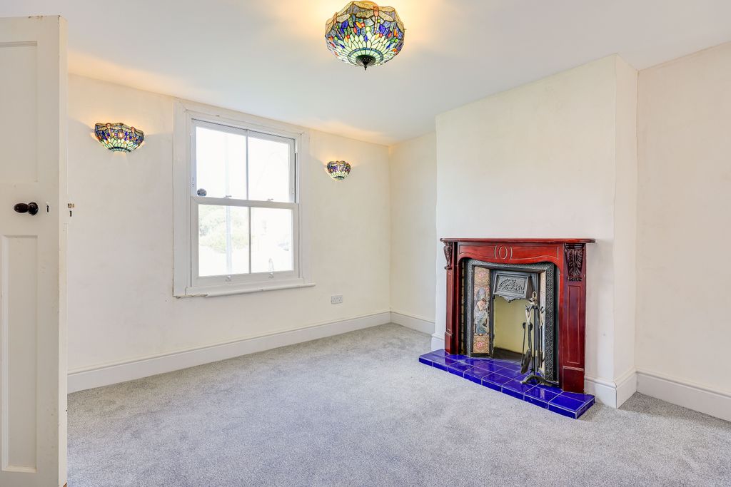 Property photo 2 of 16 Img1074