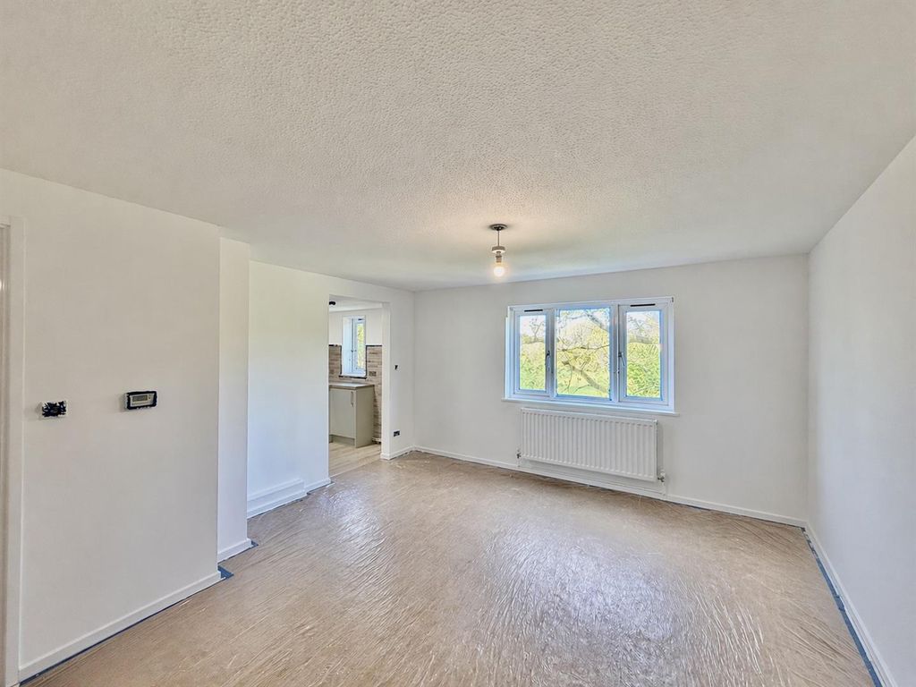 Property photo 3 of 6 Studio