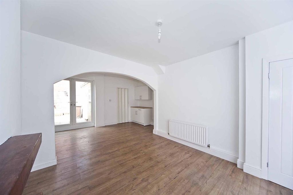 Property photo 3 of 24