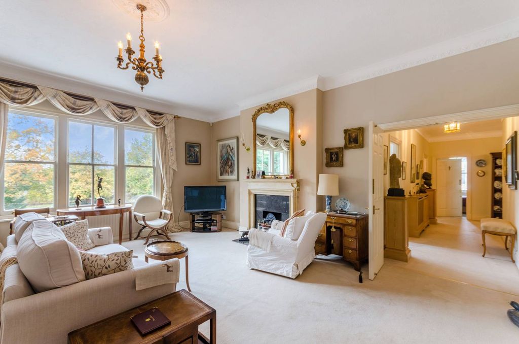 Property photo 1 of 31