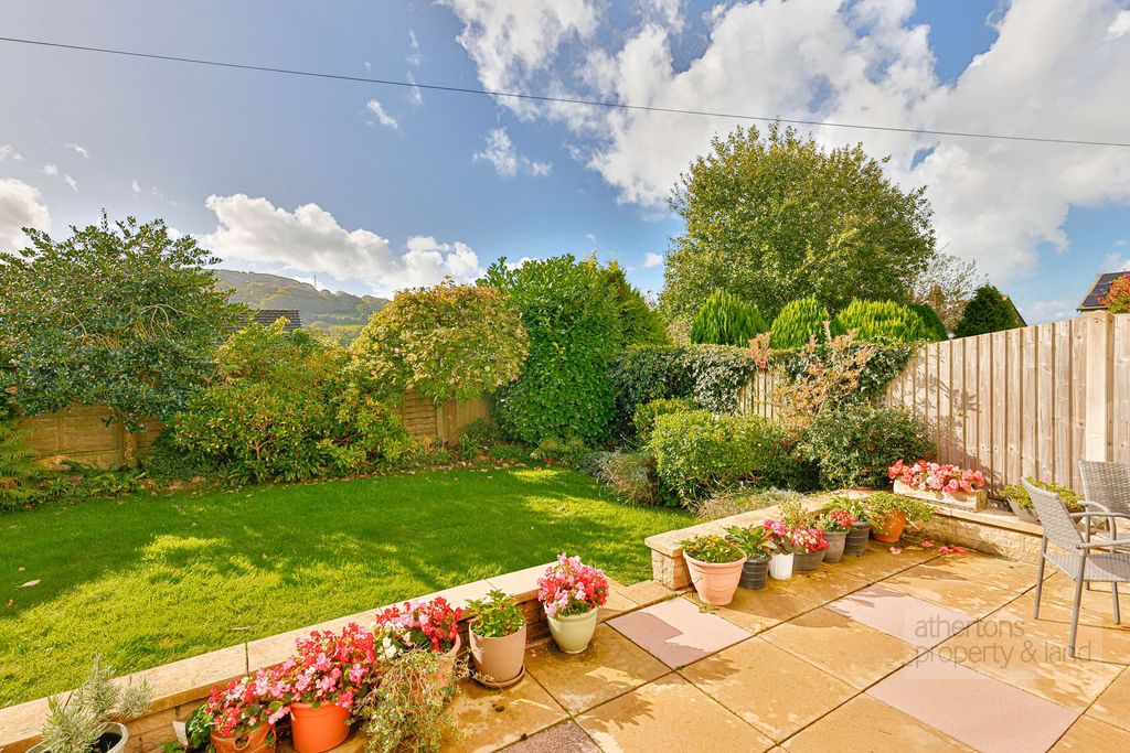 Property photo 3 of 28