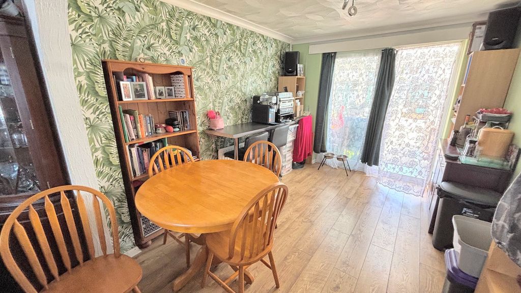Property photo 3 of 12 Dining Area