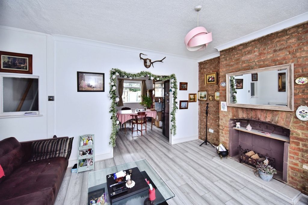 Property photo 1 of 18 Pbox-Img.Jpg
