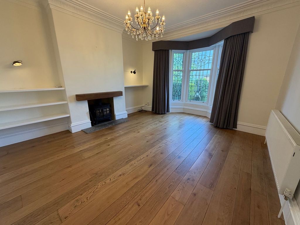 Property photo 2 of 41