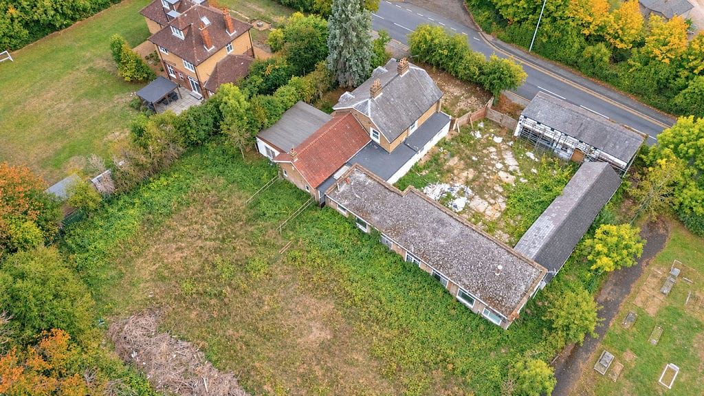 Property photo 2 of 8