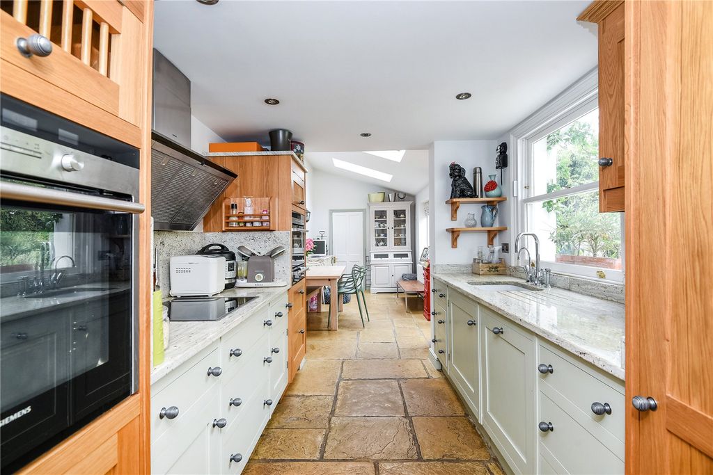 Property photo 2 of 8 Kitchen