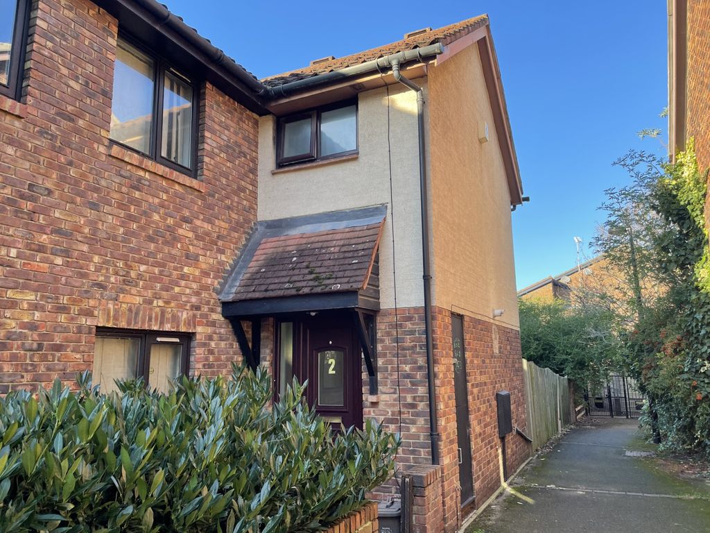 Property photo 1 of 8