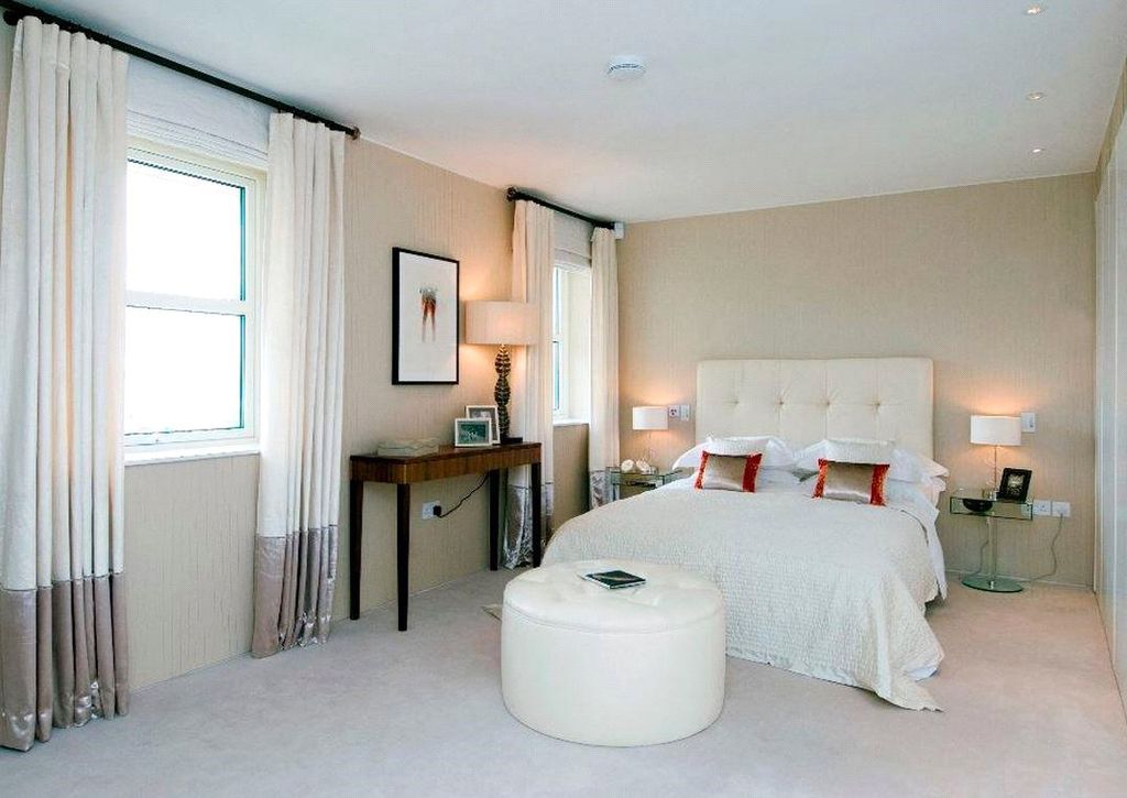 Property photo 3 of 6 Bedroom 2