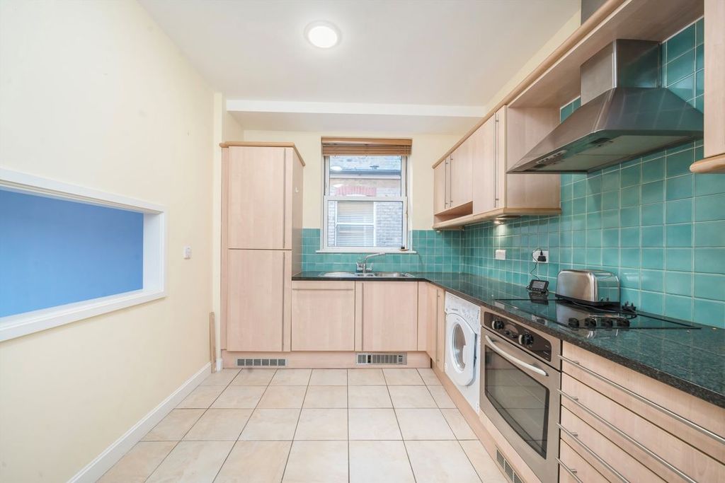 Property photo 3 of 6