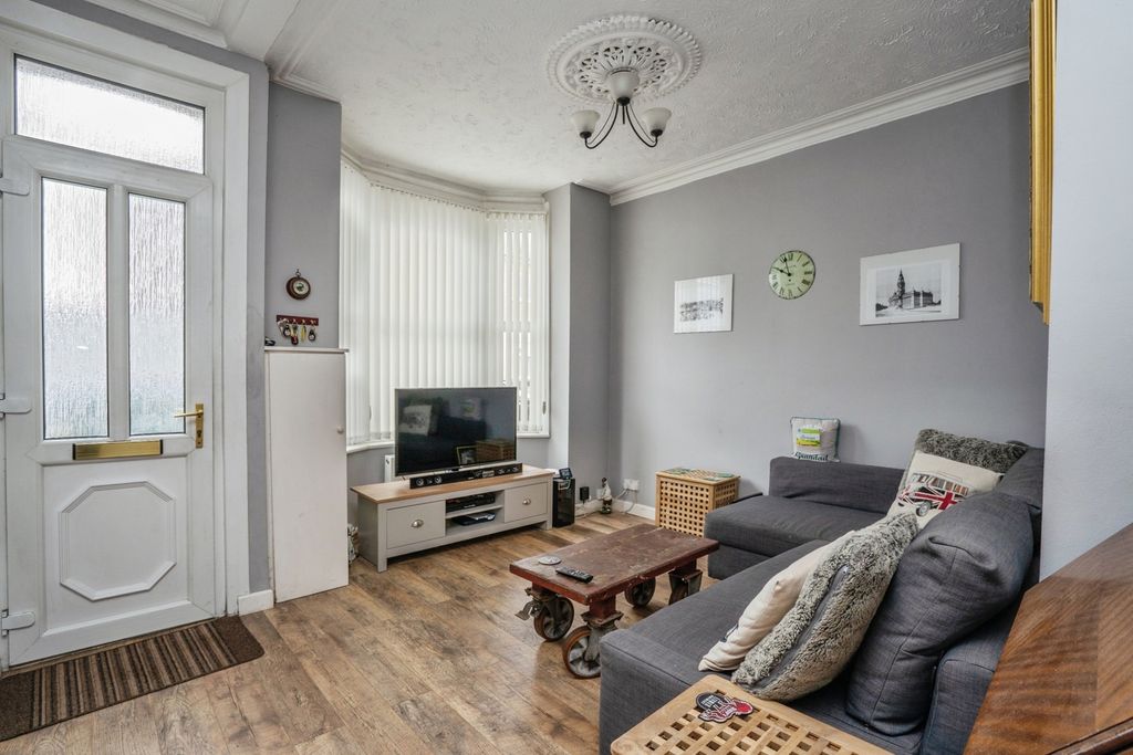 Property photo 2 of 17 Photo