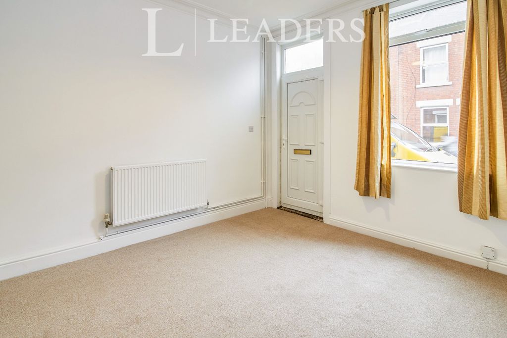 Property photo 2 of 11 3Fb75E67-4Ca1-4A1d-B