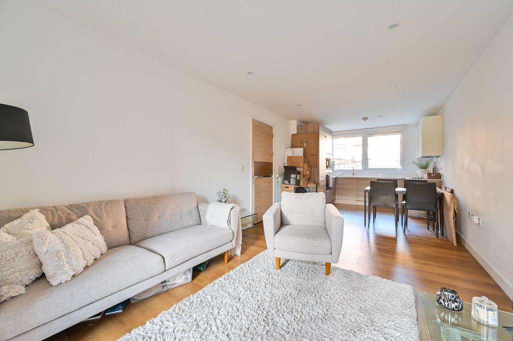 Property photo 2 of 11