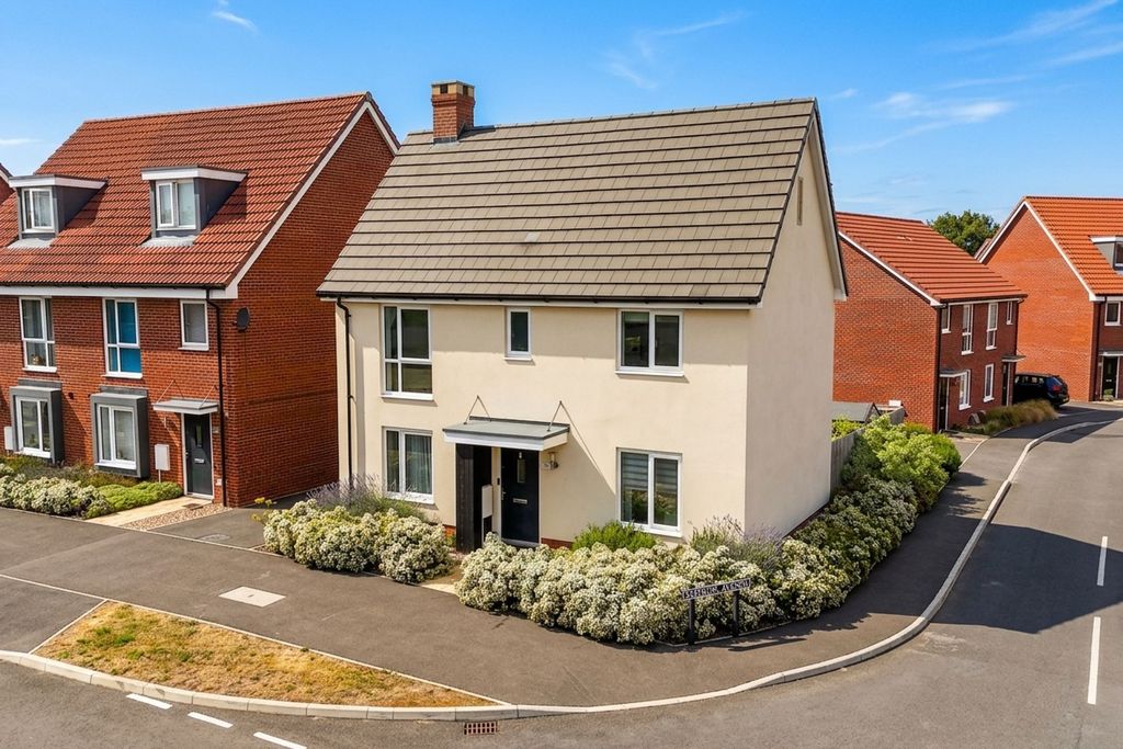 Property photo 1 of 32