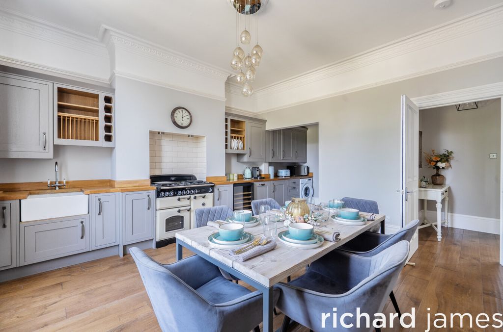 Property photo 2 of 22 205c7B1A0E9A4Cadb8A089245A07d5Ae