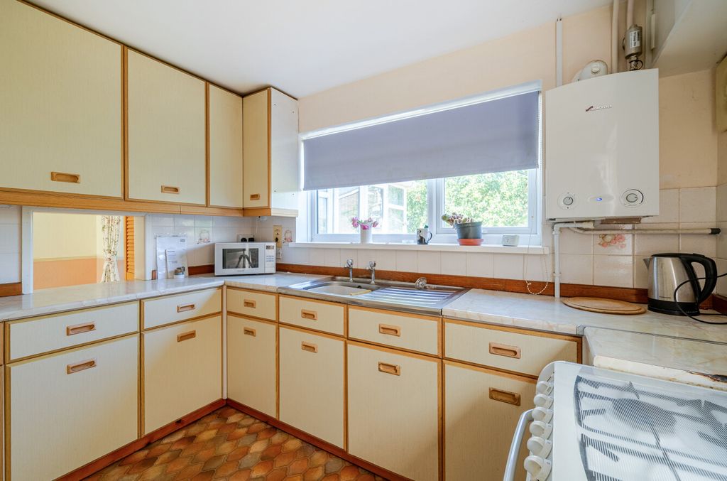 Property photo 3 of 18 1316657-9-68654E0...