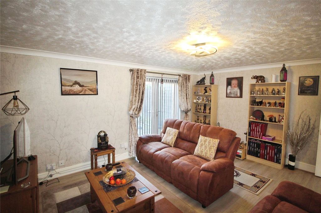 Property photo 3 of 14 Picture No. 10
