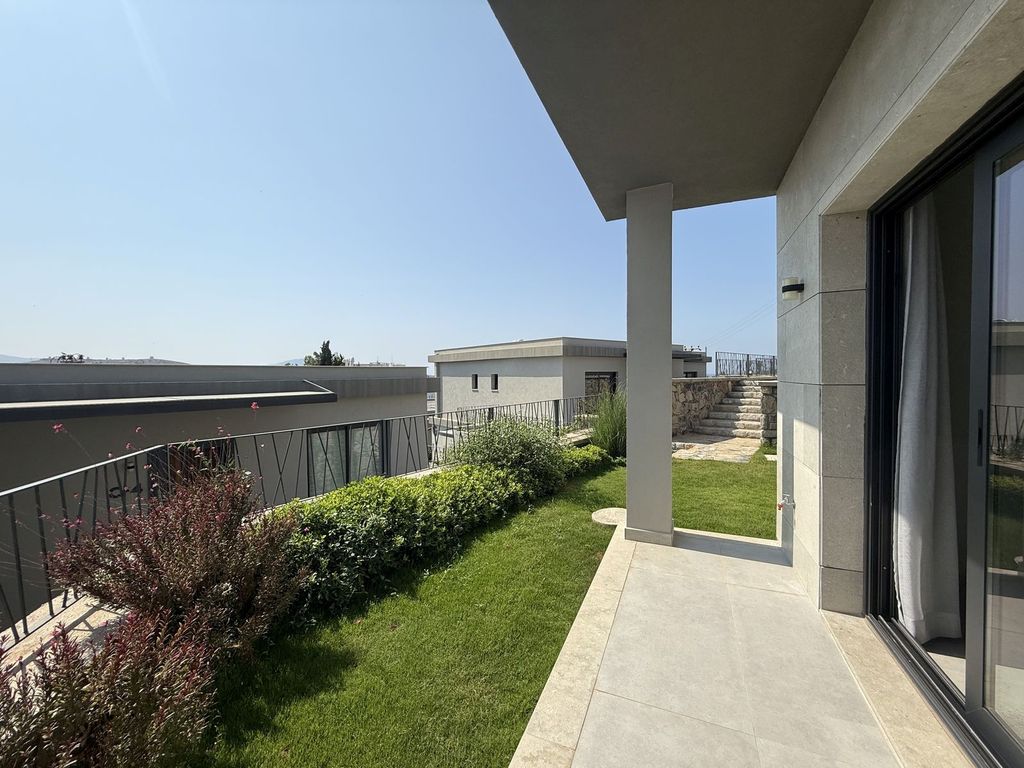 Property photo 2 of 26 Attractive Bodrum Property For Sale - Sun-Drenched Terrace