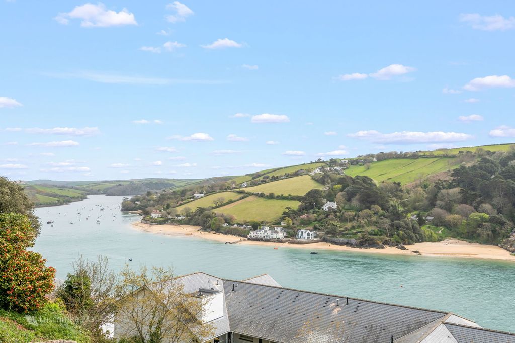 Property photo 1 of 26