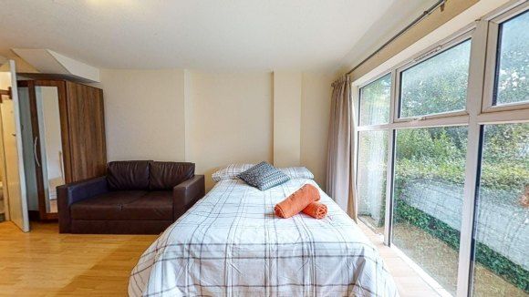 Property photo 1 of 9 070F61Db-B2Ed-419E-A62F-B1E2B0593F80 3.Jpg