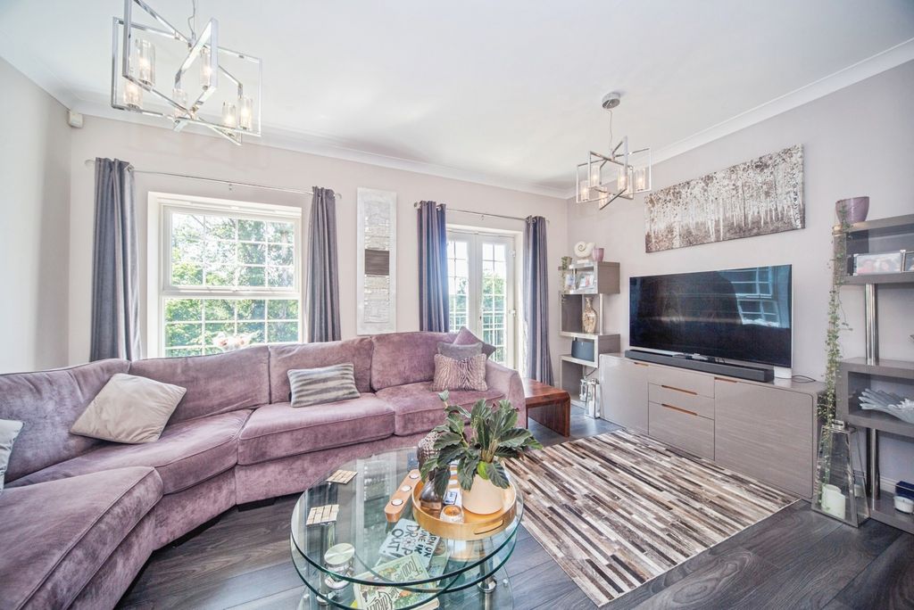 Property photo 2 of 20 Pbox-Img.Jpg