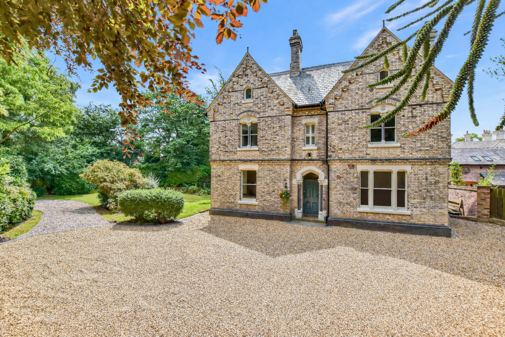 Property photo 1 of 37