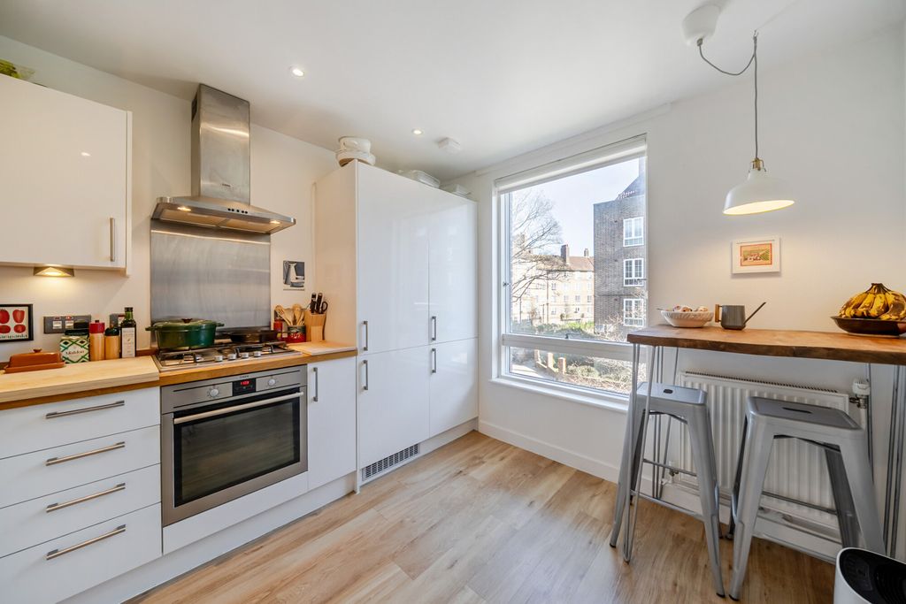 Property photo 2 of 17 Kitchen