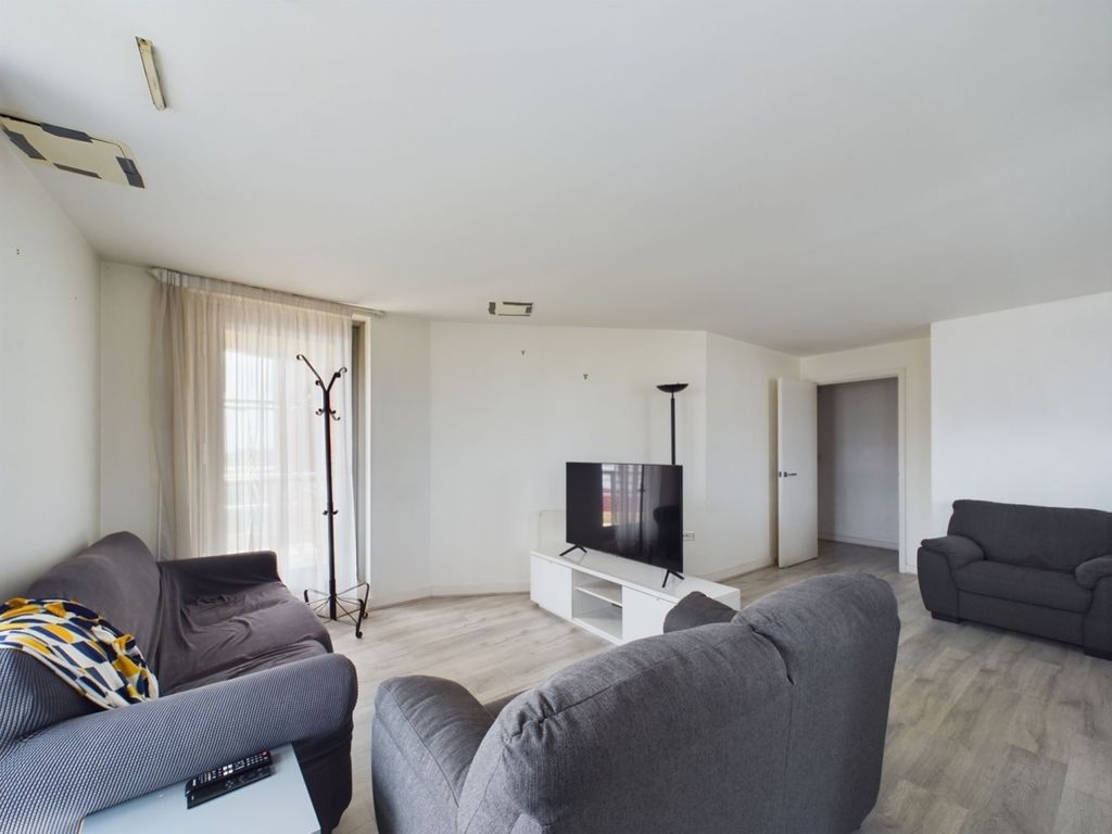 Property photo 2 of 9 Lrg_Cam03750G0-Pr0016-Still003